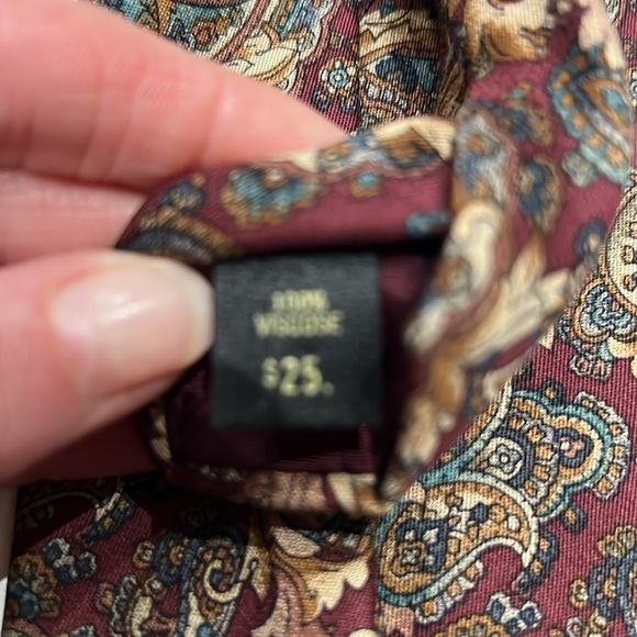 Frame Burgundy Paisley Men's Classic Tie - Picture 5 of 7